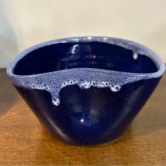 Cobalt Blue White & Blue Drip Top, Heart Shaped Studio Pottery Bowl, Signed NICE - Picture 5 of 10